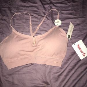 Sporty bra